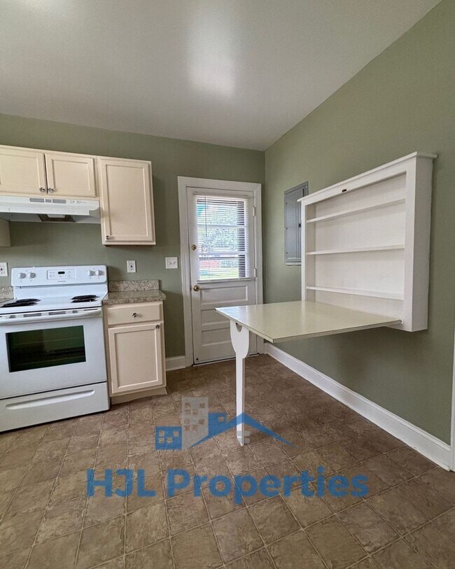 Building Photo - 131 McGavock Pk