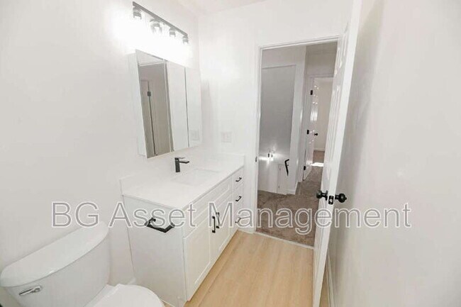 Building Photo - 547 Rodeo Ave