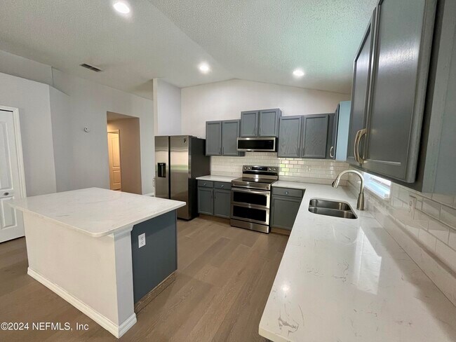 Building Photo - 250 Brookchase Ln