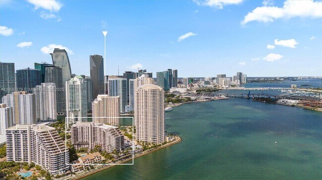 Building Photo - 540 Brickell Key Dr