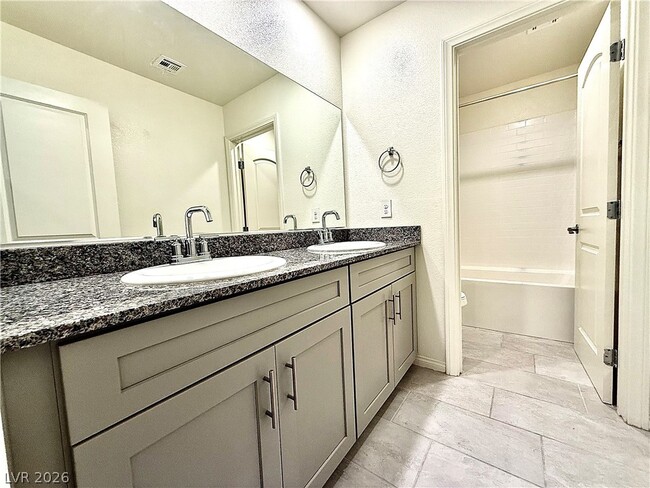 Building Photo - 1841 James Crk Dr