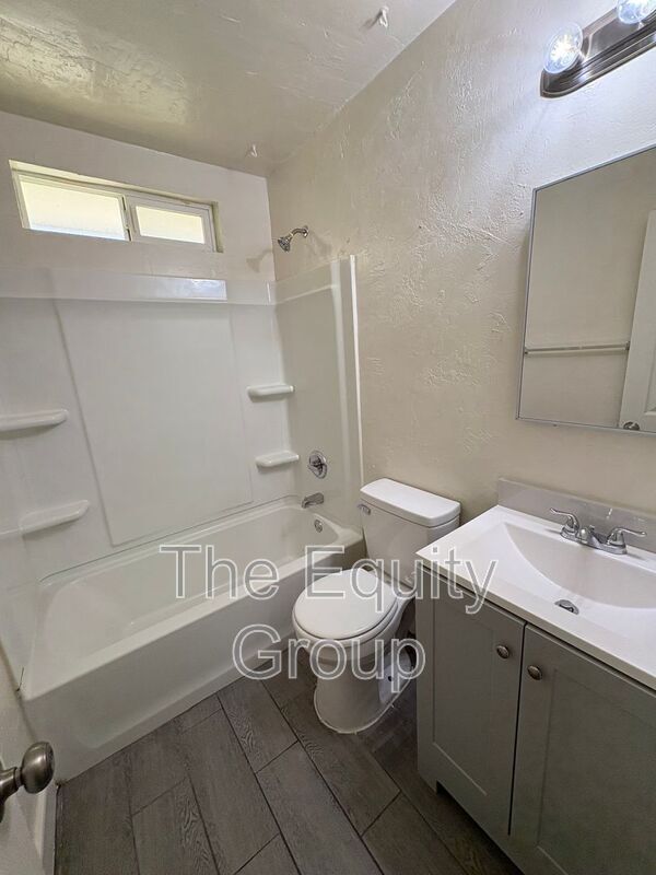 Building Photo - 340 S Blackstone St