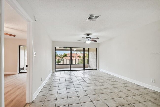 Building Photo - 4800 Brittany Dr S