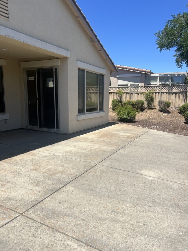 Building Photo - 1205 Shadow Glen Ln