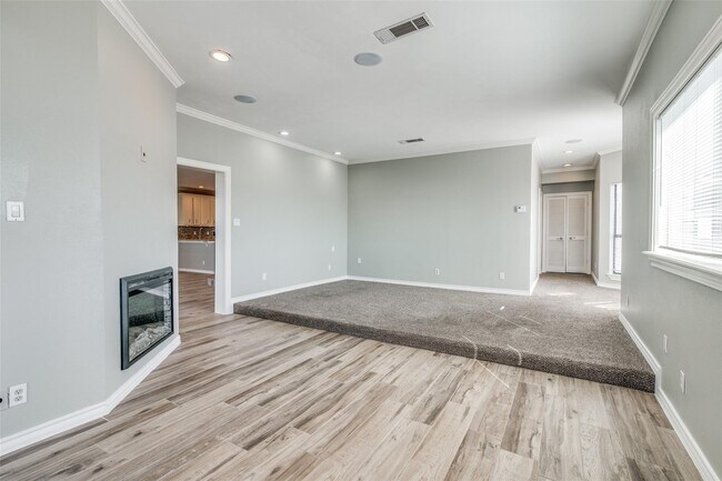 Building Photo - 458 Yacht Club Dr