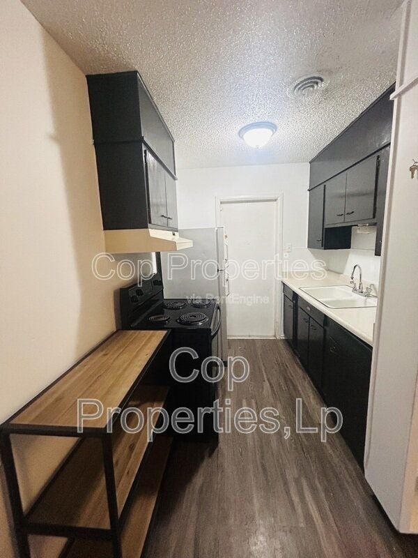 Building Photo - 144 Cloudhaven Dr