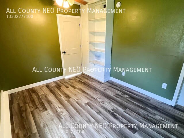 Building Photo - 835 Staeger St