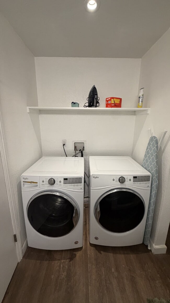 Building Photo - Fully Furnished Home for Rent
