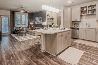 Interior Photo - Grande Oaks Parc