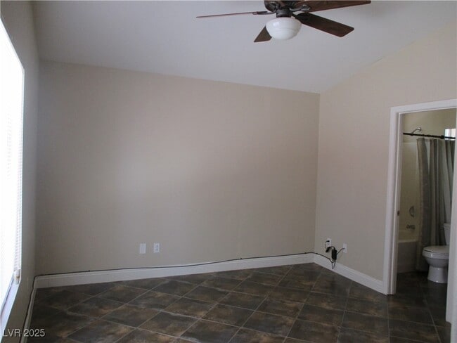 Building Photo - 10530 Lilac Tree Ave