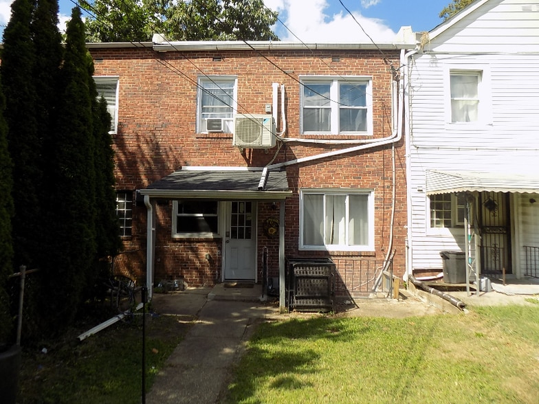 Building Photo - 2329 Ashburton St
