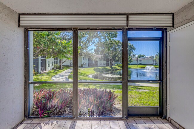 Building Photo - 601 Sabal Ridge Cir