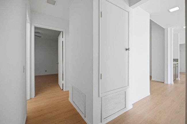 Building Photo - 72460 Rodeo Way