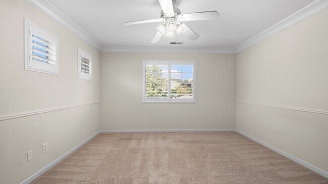 Building Photo - Rolling Hills Beauty! 4 Bedroom 3 Bath