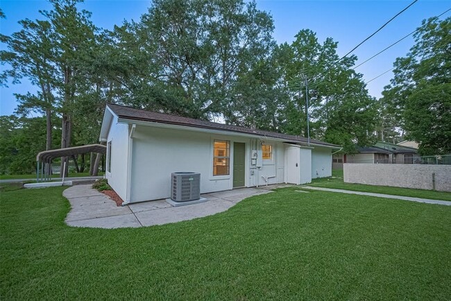 Building Photo - 1372 W Pine Lake Cir
