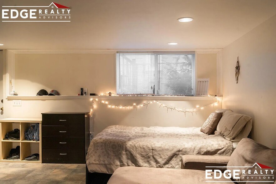 Building Photo - 2 Hingham St