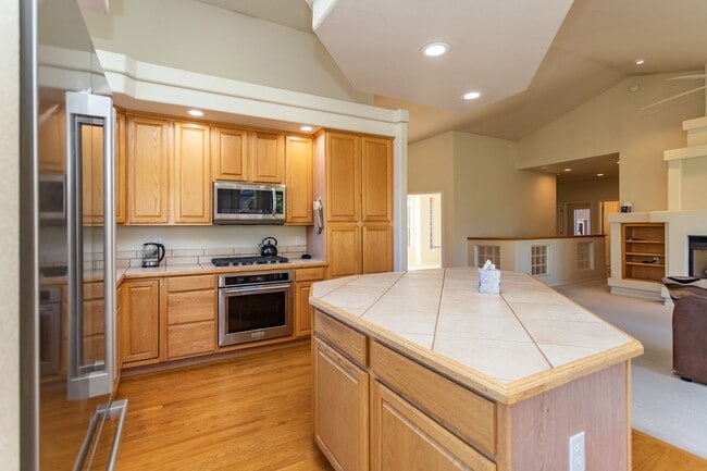 Building Photo - Peaceful University Park Home with Mountai...