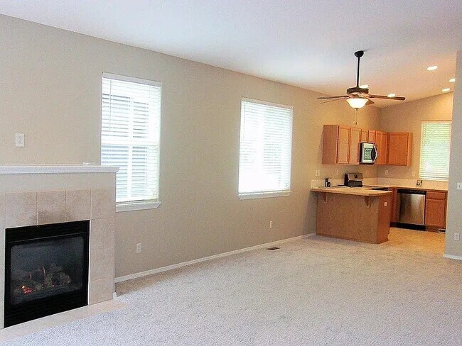 Building Photo - 1146 Elm St NW