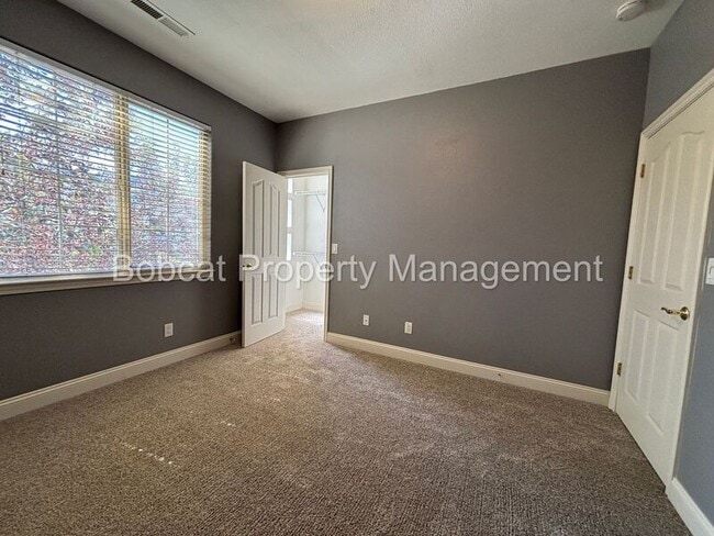 Building Photo - 1231 Flintwood Dr