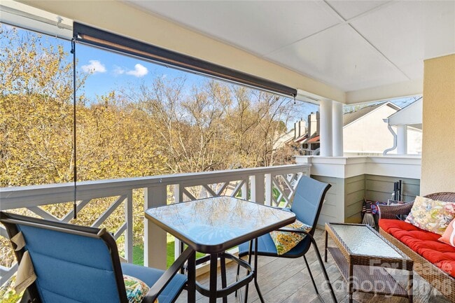 Building Photo - 19843 Henderson Rd