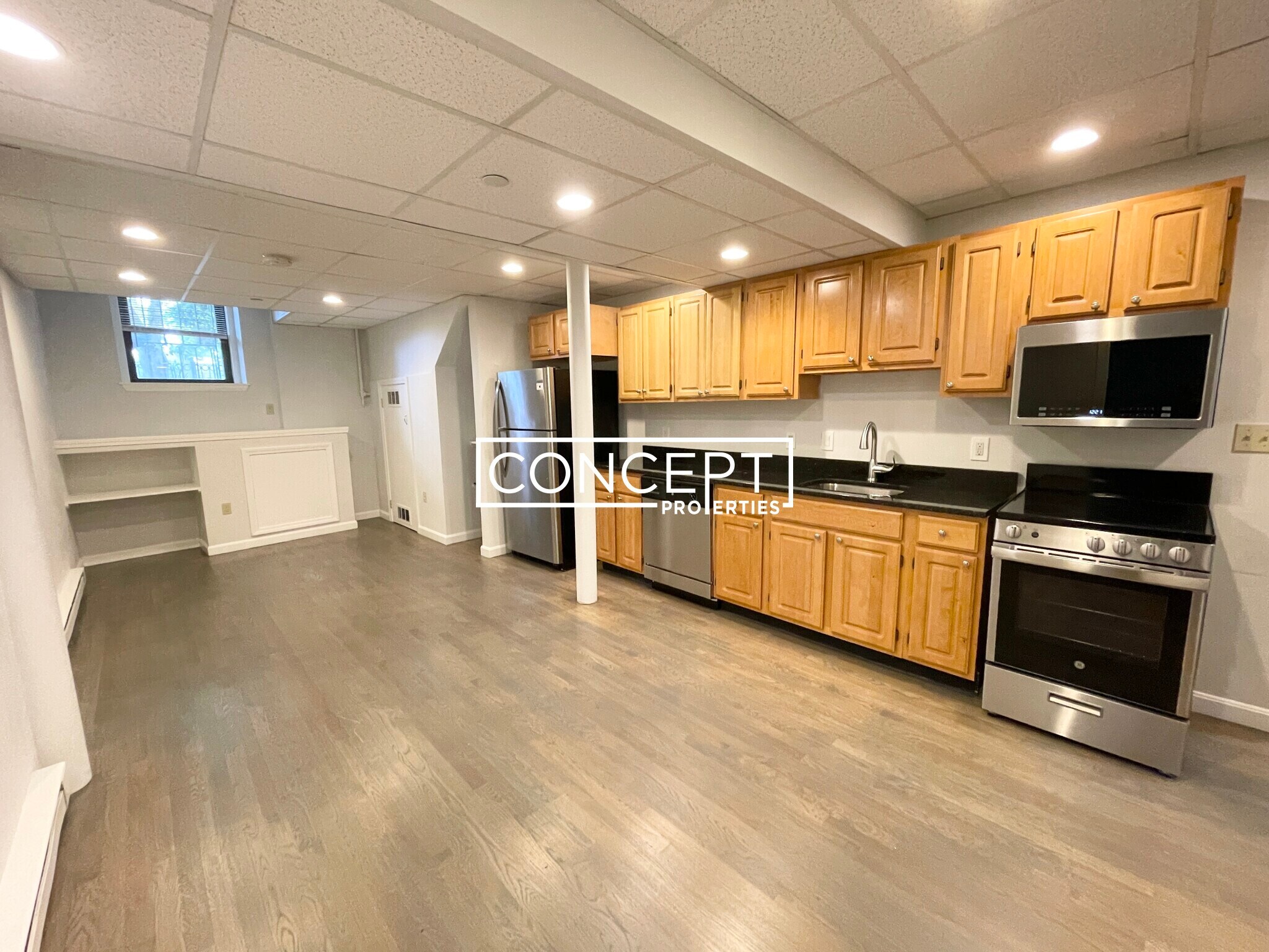 Building Photo - 77 Park Dr