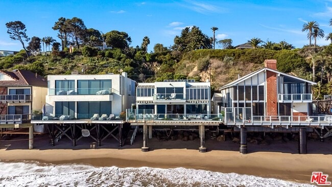 Building Photo - 26940 Malibu Cove Colony Dr