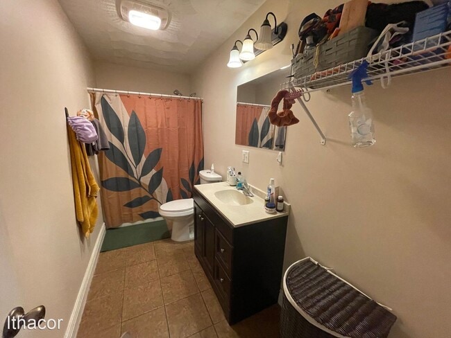 Building Photo - 4 br, 2 bath House - 122 Birdseye View Dr