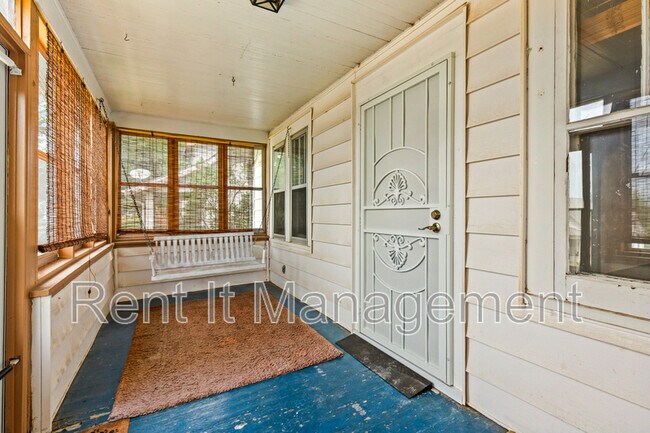 Building Photo - 2315 N. 61st.