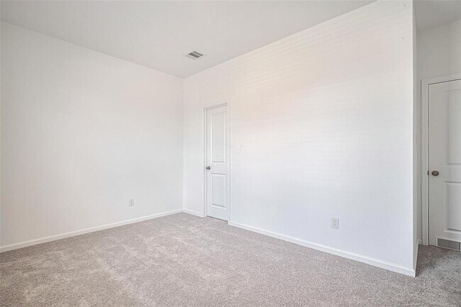 Building Photo - 2430 Dewford Fls Dr