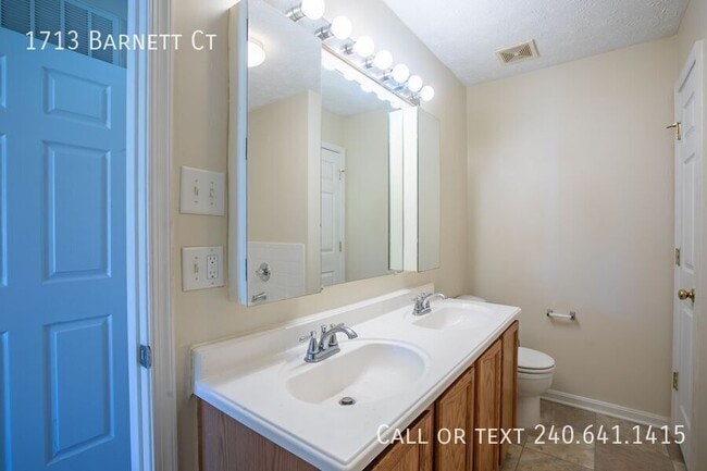 Building Photo - 1713 Barnett Ct