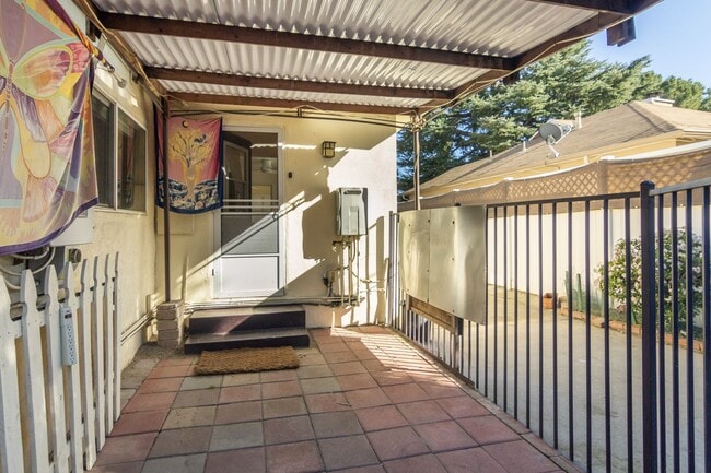 Building Photo - 6641 Murietta Ave