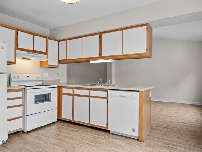 Building Photo - Welcome to Winners Circle!