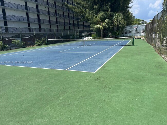 Building Photo - 880 NE 69th St