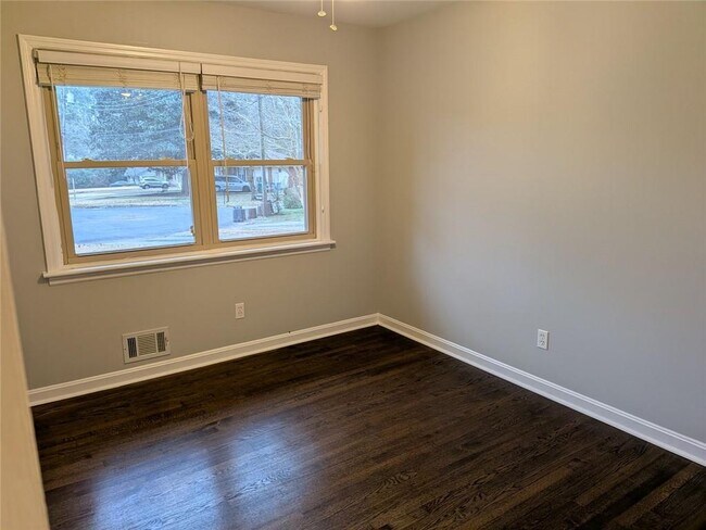 Building Photo - 3036 Hudson Ct