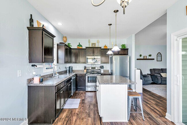 Building Photo - 103 Prelude Dr