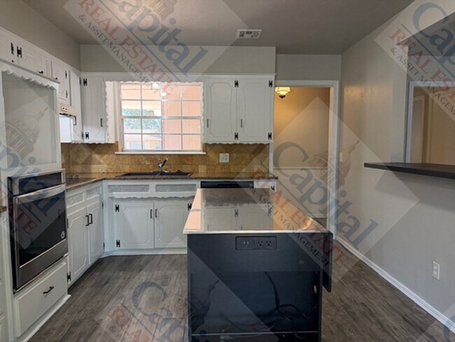 Building Photo - 4605 NW 60th St
