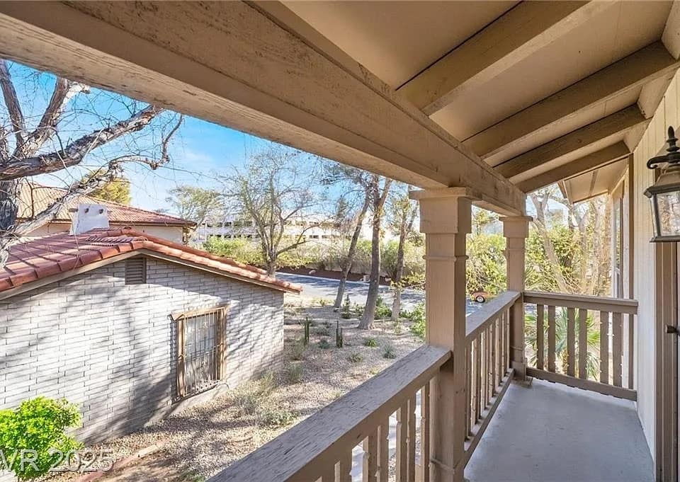 Building Photo - 3141 Pinehurst Dr
