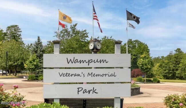 Building Photo - 10 Laurel Pl