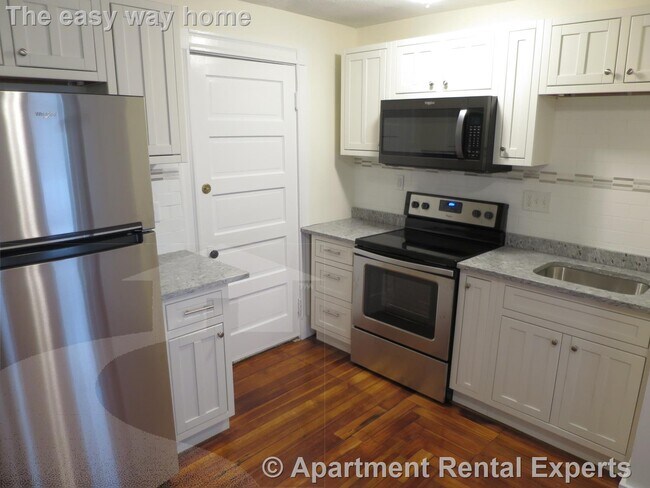 Building Photo - 14 Garrison Ave