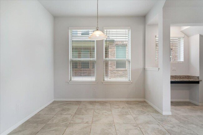 Building Photo - 5711 Pleasanton Pkwy