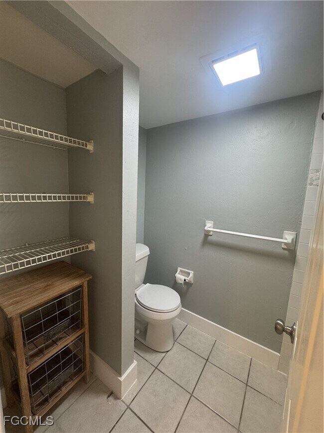 Building Photo - 1708 Park Meadows Dr