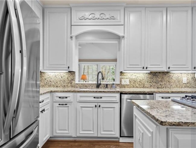 Building Photo - 755 River Gate Dr
