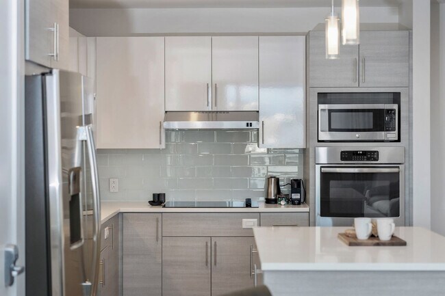 Building Photo - 479 Canal St