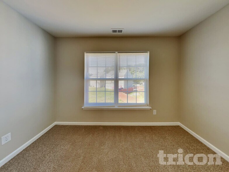 Building Photo - 3120 Rendezvous Dr