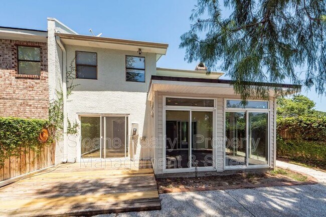 Building Photo - 11 Poets Corner