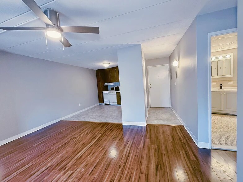 Building Photo - 147 Turner Rd