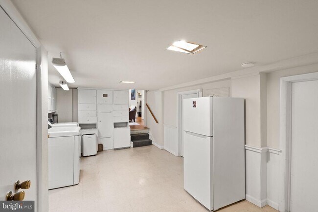 Building Photo - 4408 Tarpon Ln