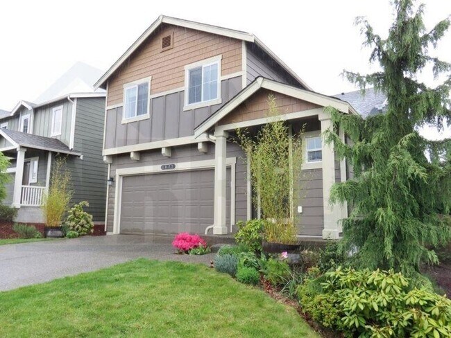 Building Photo - Beautiful 4 Bedroom Home located in a Gate...
