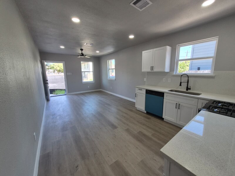 Building Photo - 3268 Holman St