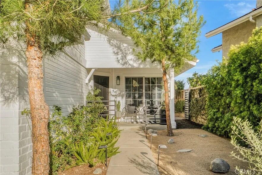 Building Photo - 7224 Bouquet Dr